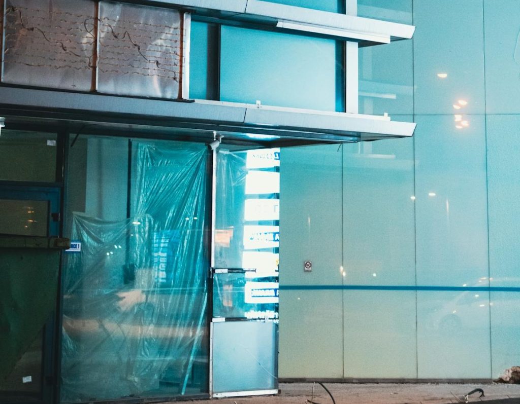 24-Hour Emergency Glass Repair